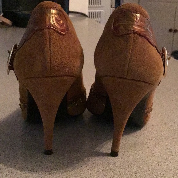 🛍🛍 3/$30 🛍🛍 Rush hour express suede heels - Picture 4 of 6